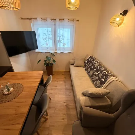 Dağ evi Pod Glazami